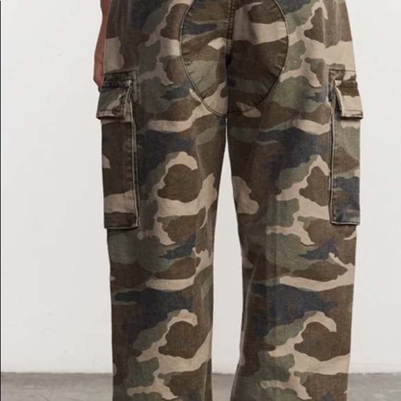 NWOT RVCA camo cargos - Picture 3 of 10